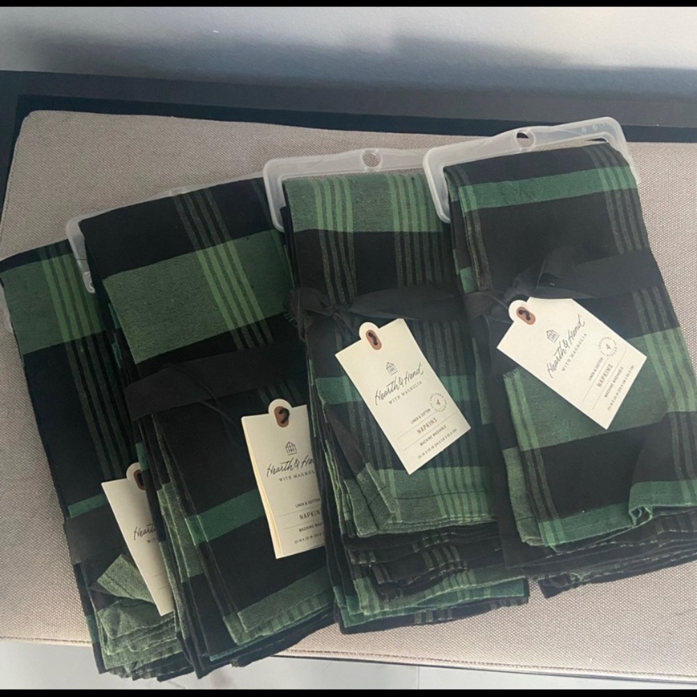 NWT Hearth & Hand with Magnolia napkins